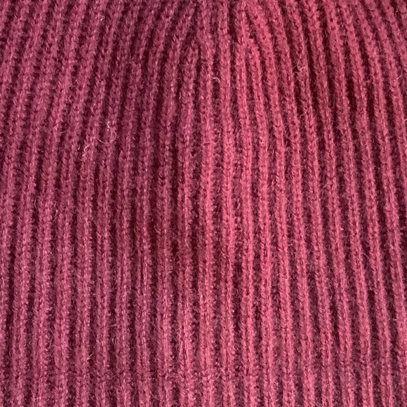 Stewart of Scotland Ribbed 100 % Cashmere Knit Hat Beanie in Burgundy NWT - Picture 4 of 9